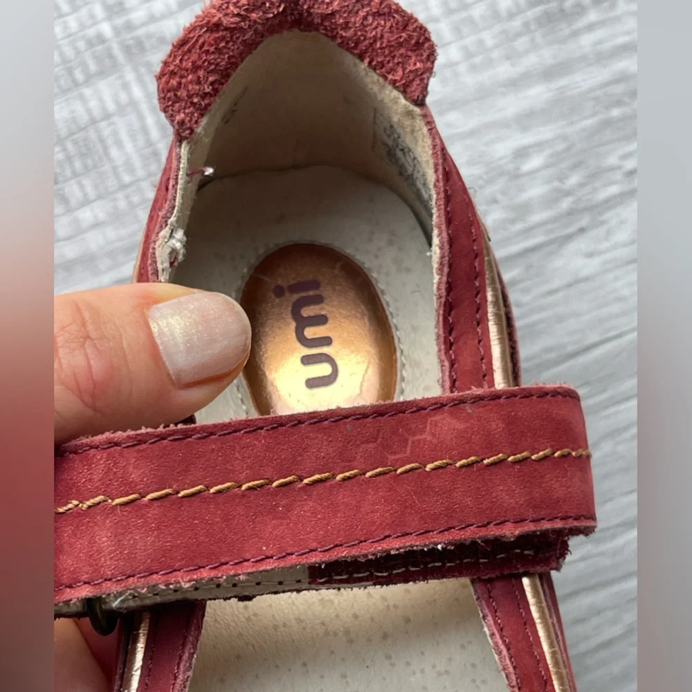 Umi girl’s shoes, size 26.